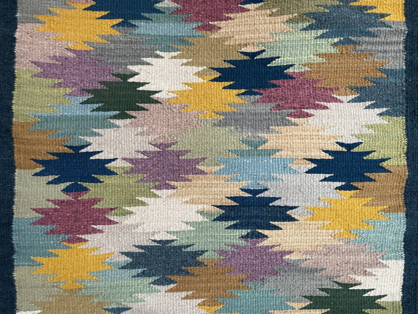 Teppich farbige Diamanten